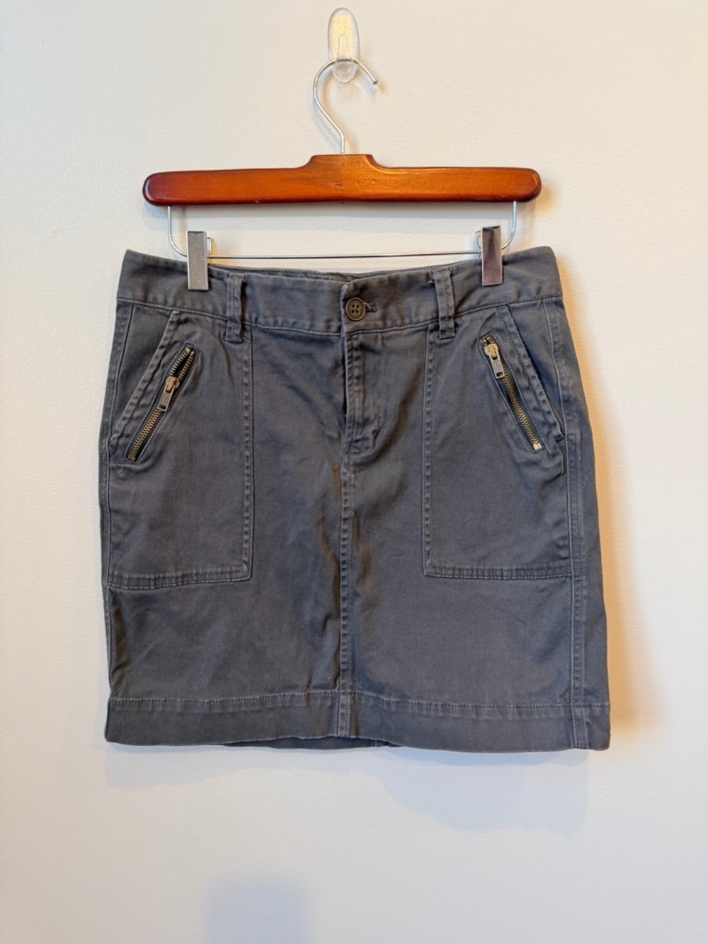 Old Navy Washed Gray Mini Skirt with Zip Pockets size 8